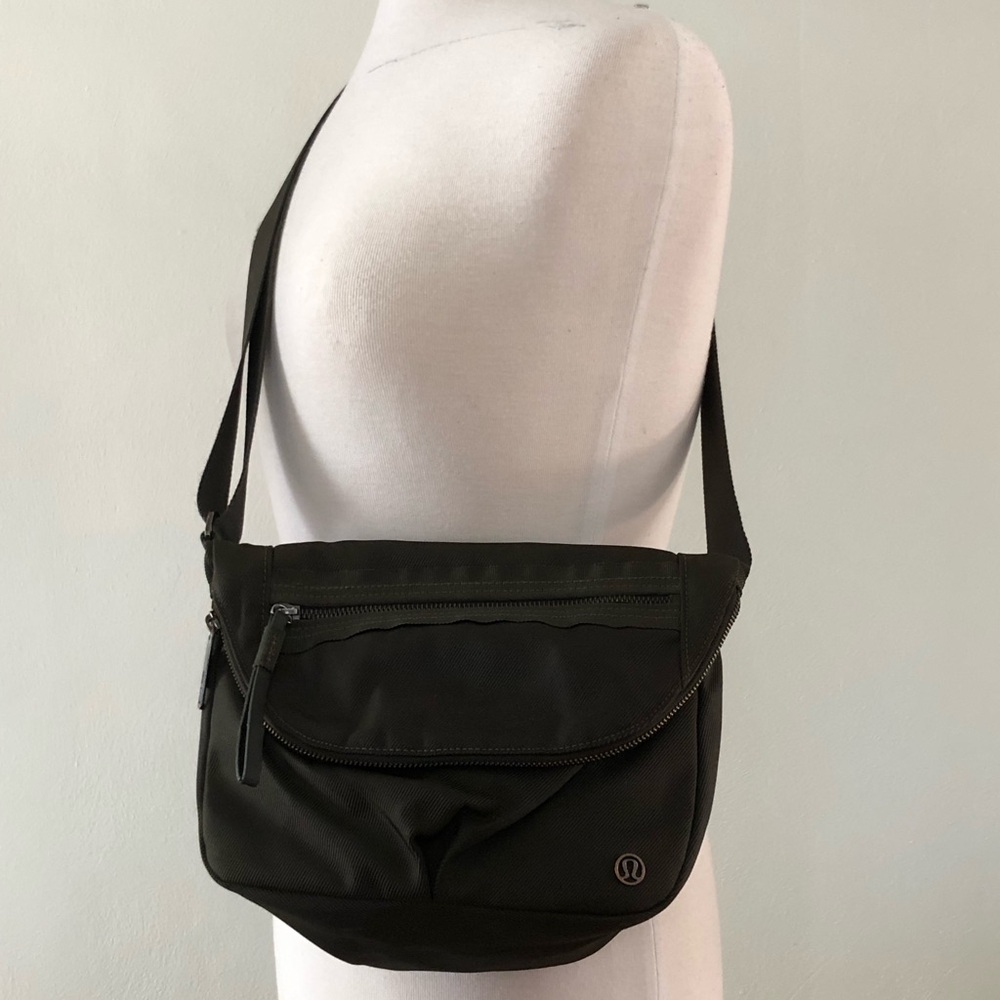 Dark Green Lululemon small crossbody